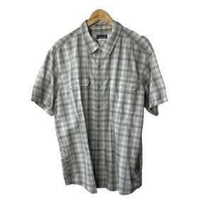 Patagonia Gray Check Short Sleeve Button Up Shirt Chest Pockets Men's XL